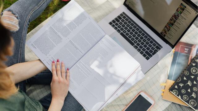 Gambar Artikel Mahasiswa Dan Tantangan Adaptasi Di Lingkungan Universitas Indonesia