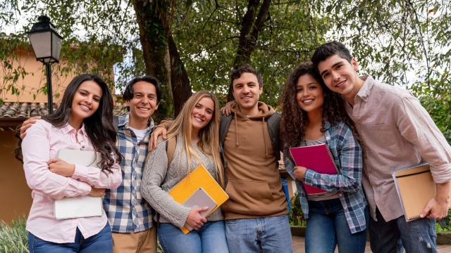 Mahasiswa Indonesia Dan Peran Dosen Dalam Meningkatkan Kualitas Pembelajaran Universitas