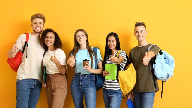 Mahasiswa Indonesia Dan Persiapan Memasuki Dunia Kerja Melalui Pendidikan Universitas