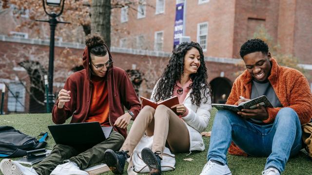 Gambar Artikel Peran Dosen Sebagai Pembimbing Akademik Dan Pengembang Potensi Mahasiswa