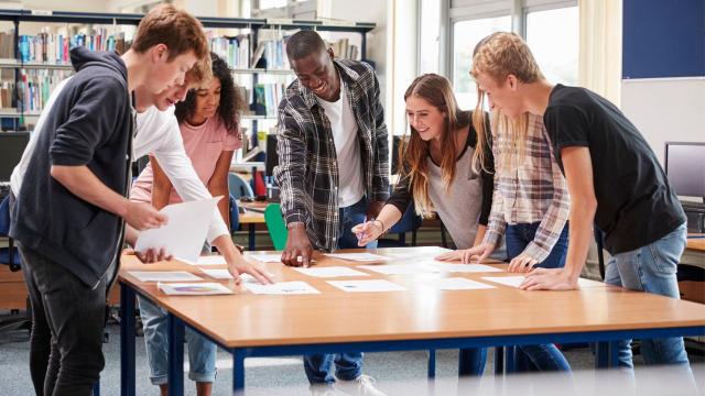 Gambar Artikel Pengelolaan Waktu Mahasiswa Antara Akademik, Organisasi, Dan Kehidupan Pribadi