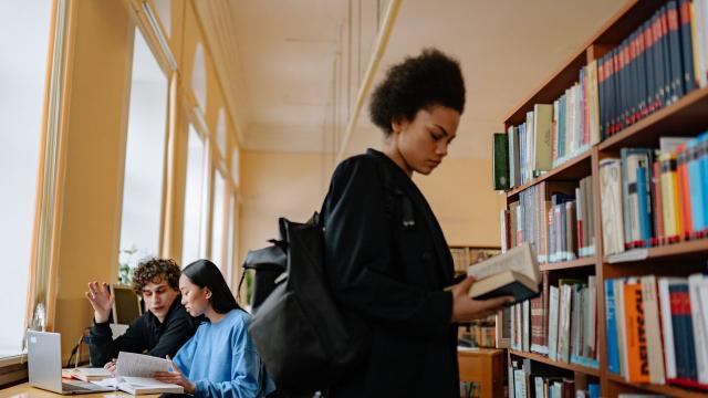 Gambar Artikel Mahasiswa Dan Pentingnya Lingkungan Kampus Yang Sehat Dan Aman