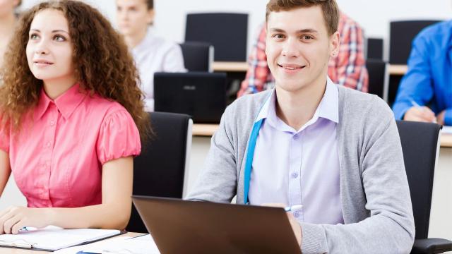 Mahasiswa Dan Pengelolaan Tekanan Akademik Di Universitas