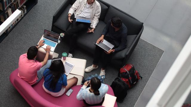 Gambar Artikel Mahasiswa Sebagai Agen Perubahan Dalam Sistem Pendidikan Tinggi Indonesia