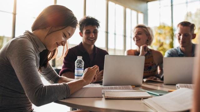 Gambar Artikel Akses Pendidikan Tinggi Dan Upaya Universitas Mendukung Keberagaman Mahasiswa