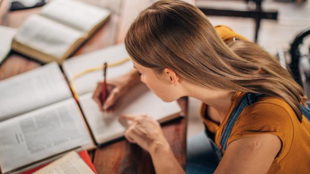 Mahasiswa Dan Tantangan Kesehatan Mental Di Perguruan Tinggi