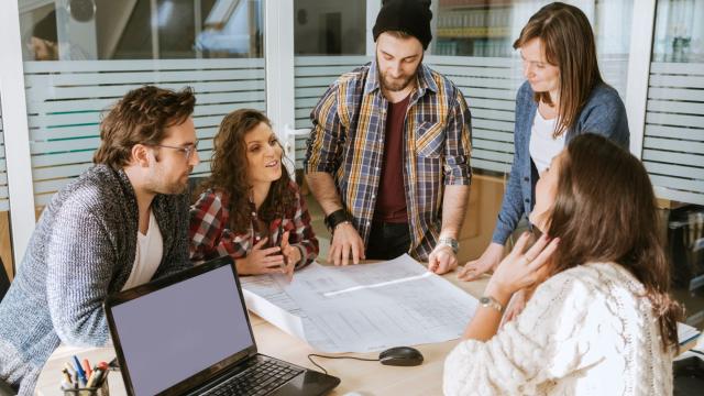 Mahasiswa Dan Strategi Universitas Dalam Meningkatkan Kesiapan Kerja Lulusan