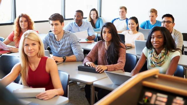 Gambar Artikel Mahasiswa Dan Pentingnya Manajemen Waktu Untuk Sukses Akademik Dan Organisasi