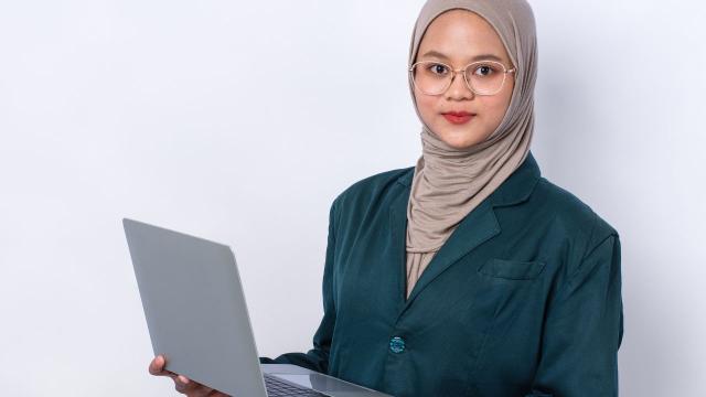 Gambar Artikel Menjejak Kampus: Kehidupan Mahasiswa Antara Tugas, Teman, Dan Kesehatan