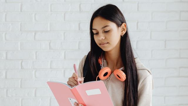 Gambar Artikel Kehidupan Kampus Dan Dinamika Sosial Di Universitas Modern