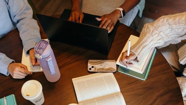 Gambar Artikel Membangun Karakter Dan Kreativitas Di Lingkungan Kampus