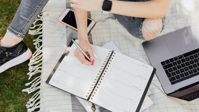 Gambar Artikel Kampus Dan Keseharian Mahasiswa: Belajar, Berkarya, Dan Berinteraksi