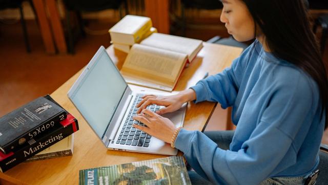 Gambar Artikel Antara Idealitas Dan Realitas: Mencari Makna Pendidikan Di Lingkungan Universitas