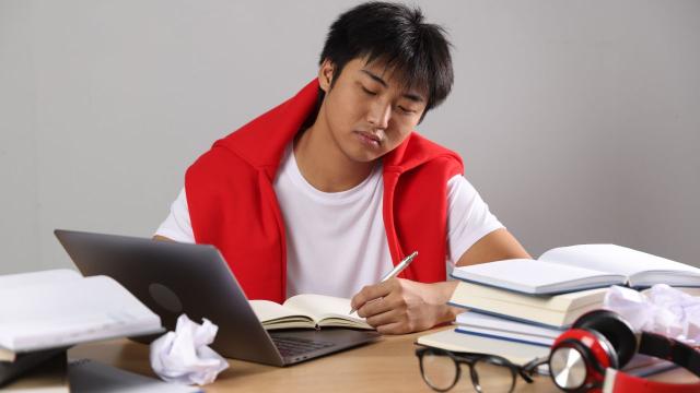 Gambar Artikel Mahasiswa Dan Dinamika Kehidupan Kampus: Antara Akademik, Kesehatan, Dan Pergaulan