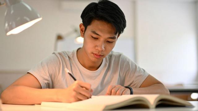 Gambar Artikel Wajah Pendidikan Tinggi Di Indonesia: Membangun Mahasiswa Berdaya Saing Dan Berempati