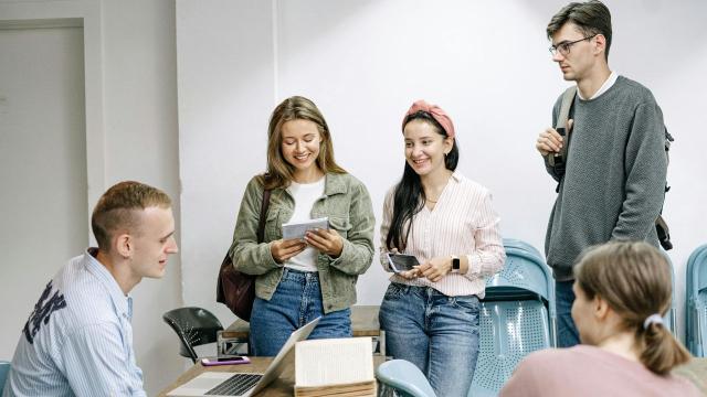 Gambar Artikel Kampus Sebagai Laboratorium Kehidupan: Membentuk Mahasiswa Sehat, Berkarakter, Dan Inklusif