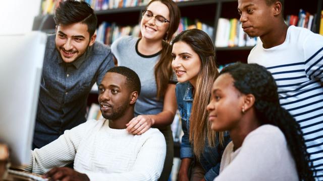 Gambar Artikel Dari Ruang Kuliah Ke Masyarakat: Kiprah Mahasiswa Dalam Pendidikan Karakter Dan Inklusivitas