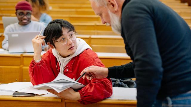 Gambar Artikel Mengelola Waktu Dan Peran Mahasiswa Dalam Kehidupan Kampus