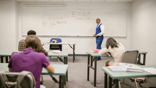 Mahasiswa Sebagai Pilar Pengembangan Sumber Daya Manusia Indonesia