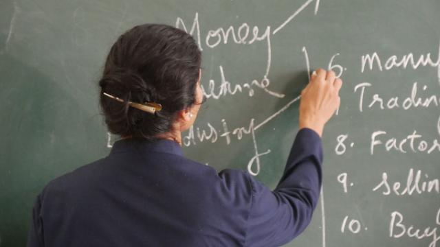 Mengasah Kematangan Emosional Mahasiswa Melalui Proses Akademik Dan Sosial