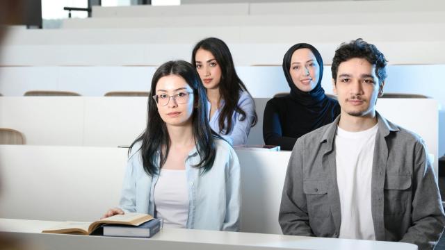 Mahasiswa Dan Peran Lingkungan Kampus Dalam Membentuk Karakter Akademik