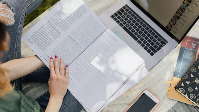 Gambar Artikel Mahasiswa Dan Budaya Akademik Sebagai Fondasi Pendidikan Berkualitas