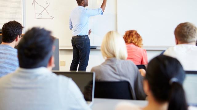 Gambar Artikel Mahasiswa, Kurikulum, Dan Tantangan Belajar Di Era Perubahan Pendidikan