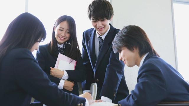 Gambar Artikel Peran Universitas Dalam Membentuk Mahasiswa Yang Berdaya Saing Dan Berkarakter