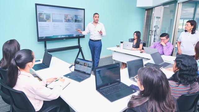 Mahasiswa Dan Proses Pembentukan Identitas Diri Di Lingkungan Perguruan Tinggi