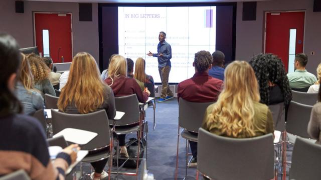 Gambar Artikel Mahasiswa Dan Tantangan Adaptasi Kurikulum Pendidikan Tinggi Di Indonesia