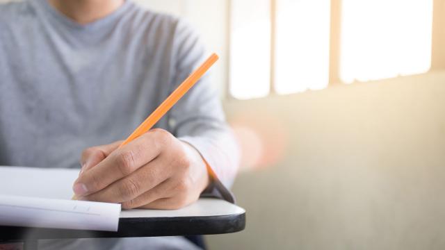 Gambar Artikel Belajar Menjadi Dewasa: Dinamika Kehidupan Mahasiswa Indonesia Di Tengah Berbagai Tuntutan