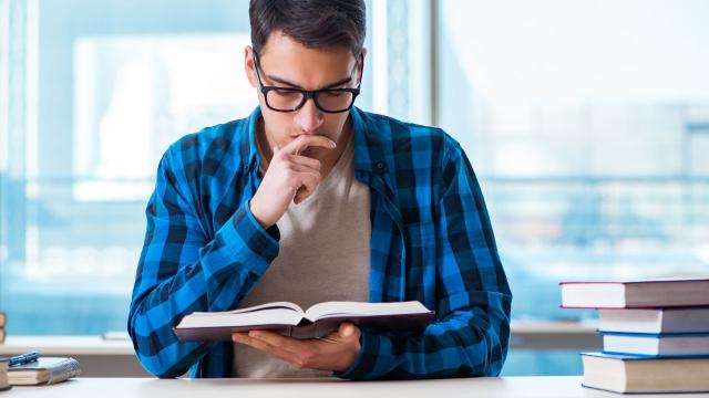 Antara Tuntutan Prestasi Dan Kesejahteraan Diri: Kisah Kehidupan Mahasiswa Indonesia