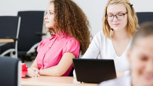 Gambar Artikel Menjadi Mahasiswa Di Indonesia: Antara Ideal, Realita, Dan Kesejahteraan Diri