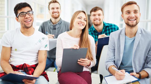 Gambar Artikel Menjadi Mahasiswa Unggul: Keseimbangan Akademik, Sosial, Dan Kesehatan