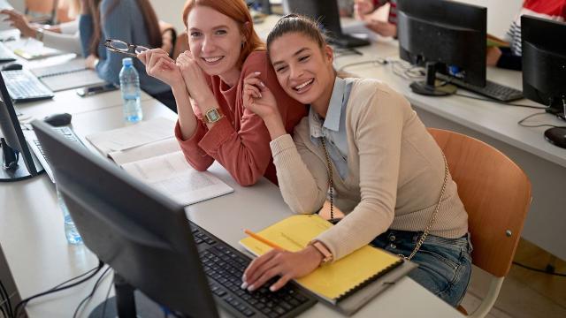 Gambar Artikel Mahasiswa, Teknologi, Dan Tantangan Konsentrasi Di Era Digital