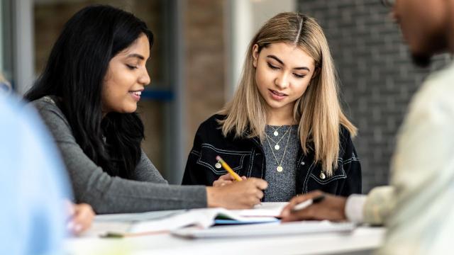 Gambar Artikel Mahasiswa Dan Pendidikan Tinggi Di Indonesia: Pilar Intelektual Dan Sosial Bangsa