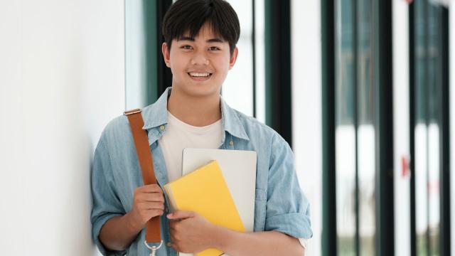 Gambar Artikel Kehidupan Mahasiswa Di Indonesia: Proses Belajar Menuju Kedewasaan Akademik Dan Sosial