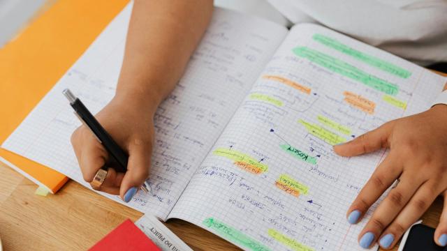 Gambar Artikel Mahasiswa Dan Tantangan Adaptasi Kurikulum Di Perguruan Tinggi Indonesia