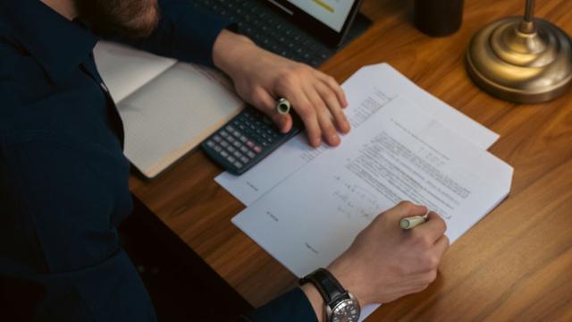 Gambar Artikel Mahasiswa Dan Adaptasi Lingkungan Kampus: Proses Pembentukan Jati Diri Akademik