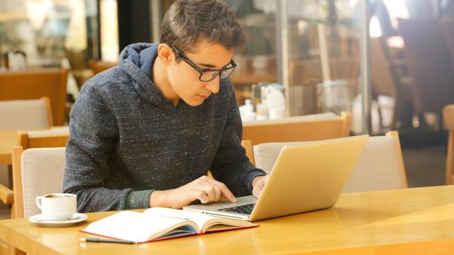 Gambar Artikel Mahasiswa Dan Pentingnya Keseimbangan Akademik Serta Kehidupan Sosial