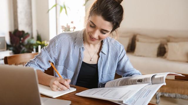 Gambar Artikel Mahasiswa Dan Dinamika Kehidupan Kampus: Menjaga Keseimbangan Akademik Dan Sosial