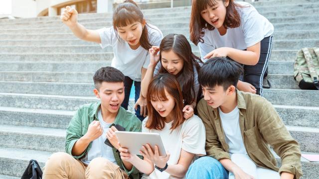 Gambar Artikel Potret Kehidupan Mahasiswa Indonesia Antara Prestasi, Relasi, Dan Kesehatan Diri