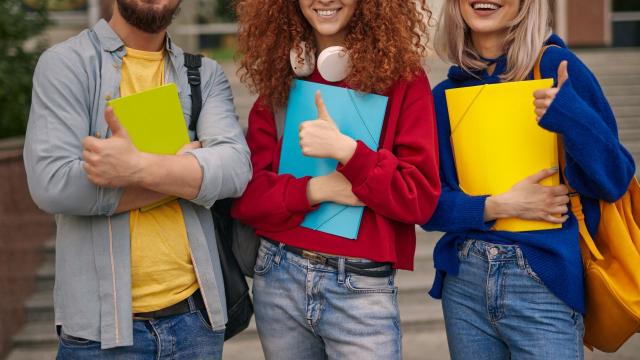 Gambar Artikel Mahasiswa Dan Kesiapan Menghadapi Dunia Kerja: Peran Akademik, Nilai, Dan Kesehatan Mental