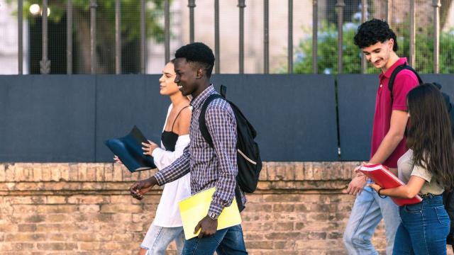 Gambar Artikel Mahasiswa Dan Literasi Keuangan: Menopang Akademik, Nilai, Dan Kesehatan Di Masa Studi