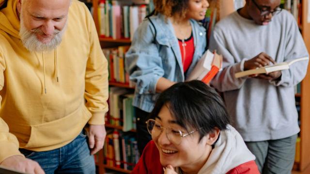 Gambar Artikel Mahasiswa Dan Tantangan Kehidupan Sehari-hari: Menjaga Akademik, Sosial, Dan Kesehatan Di Masa Studi