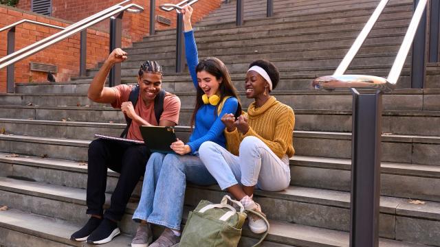 Mahasiswa Dan Persiapan Karier: Mengintegrasikan Akademik, Sosial, Dan Kesehatan