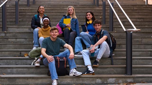 Gambar Artikel Mahasiswa Dan Tekanan Akademik: Strategi Bertahan, Bertumbuh, Dan Tetap Sehat