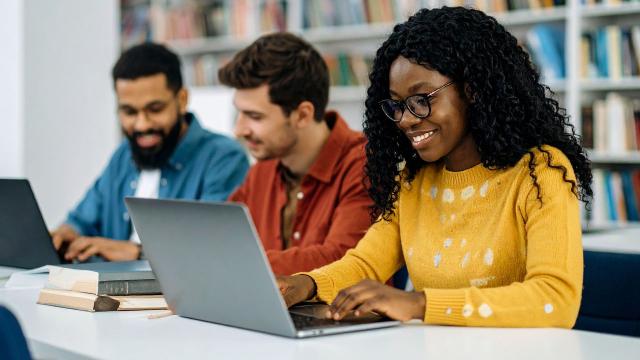 Gambar Artikel Mahasiswa Dan Manajemen Waktu: Kunci Bertahan Di Tengah Tuntutan Akademik Dan Sosial