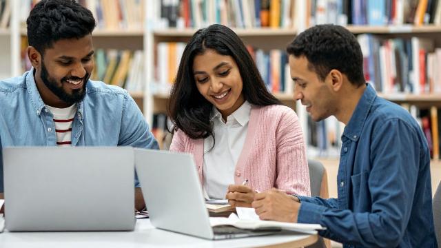 Gambar Artikel Mahasiswa Dan Literasi Keuangan: Belajar Mengelola Hidup Sejak Di Bangku Kuliah