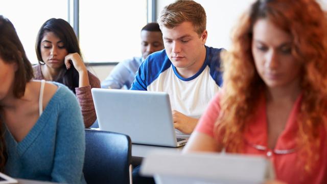 Gambar Artikel Mahasiswa Dan Proses Pembentukan Karakter: Pendidikan Nilai Di Luar Ruang Kelas